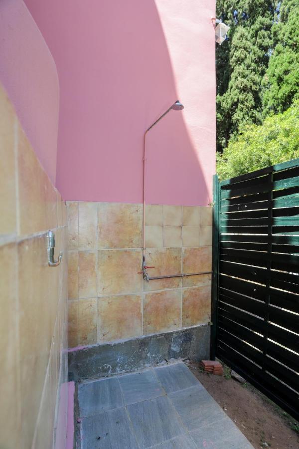 Alice'S & Teo'S Houses Chlomatiana Bagian luar foto