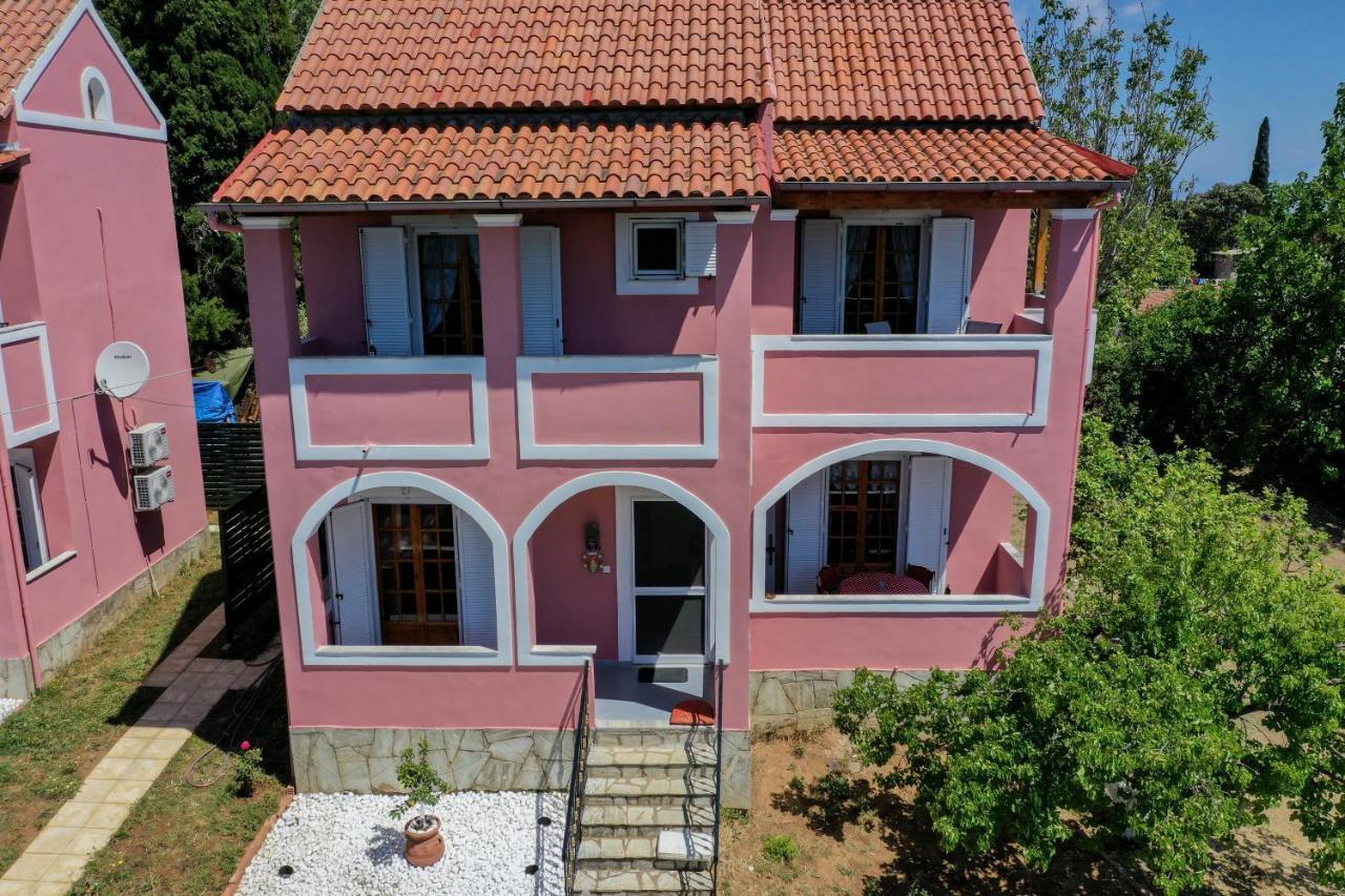 Alice'S & Teo'S Houses Chlomatiana Bagian luar foto