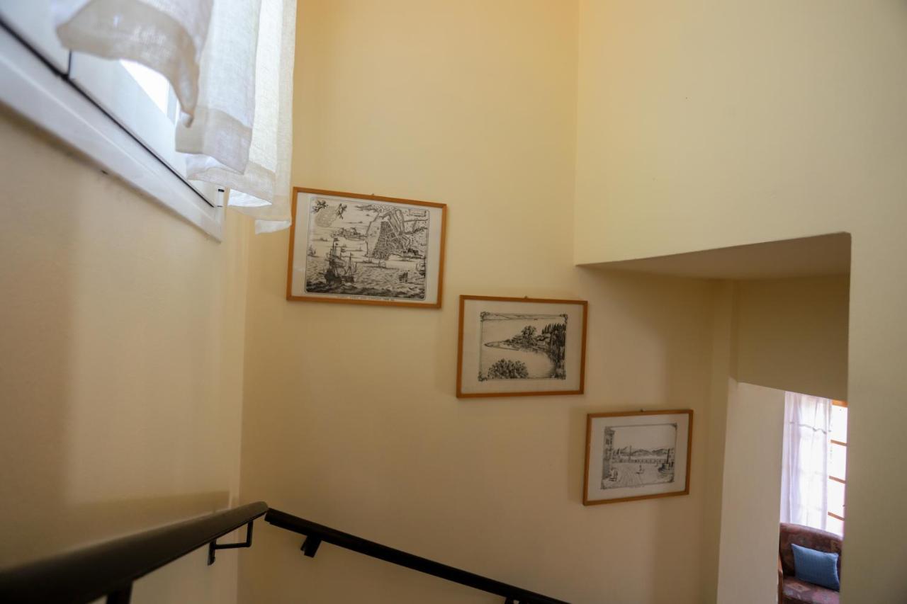 Alice'S & Teo'S Houses Chlomatiana Bagian luar foto