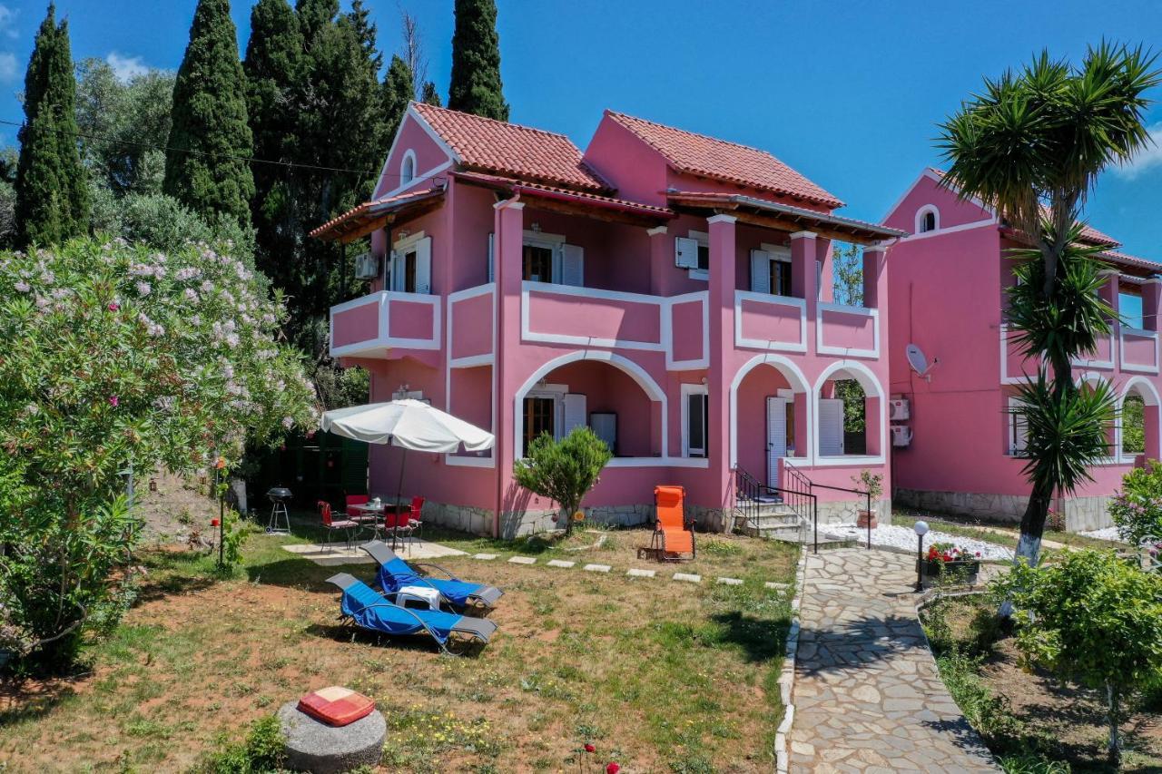 Alice'S & Teo'S Houses Chlomatiana Bagian luar foto
