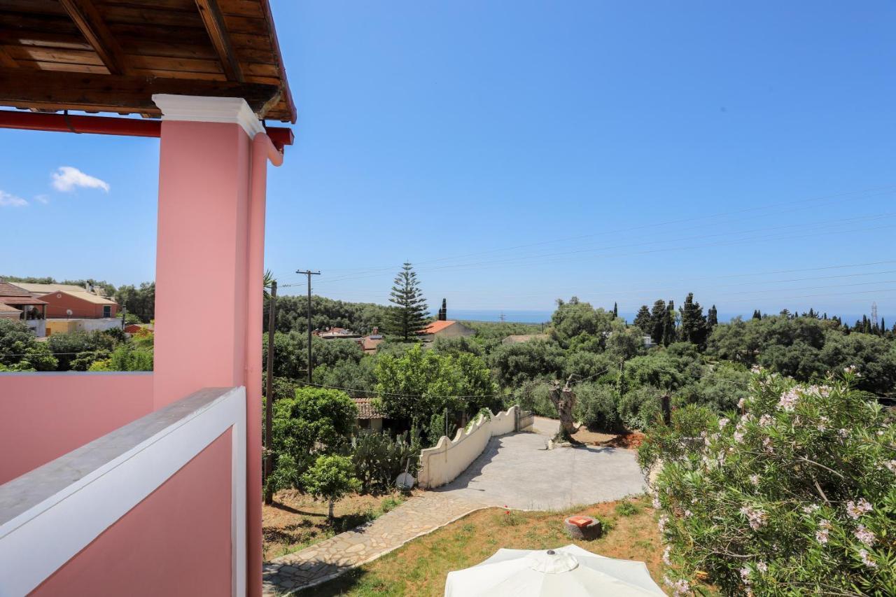 Alice'S & Teo'S Houses Chlomatiana Bagian luar foto